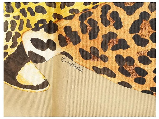 Hermès Sciarpa Hermes Lazy Leopardesses 90 cm seta camel beige Carré leopardo animale 35" AUC90365_0702 Grigio Cammello - vista 9