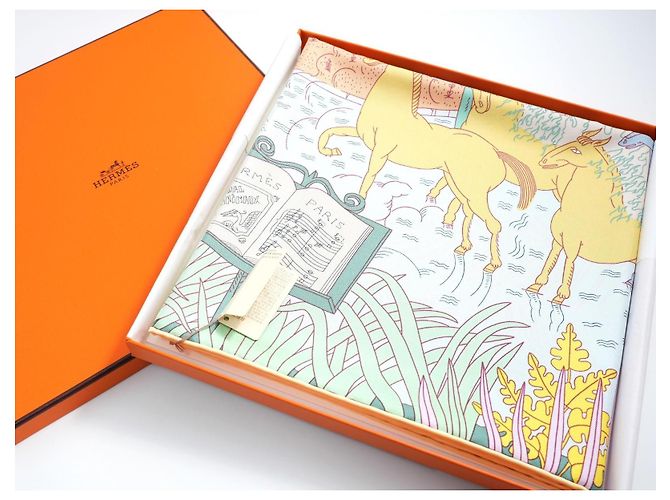 Hermès Sciarpa Hermes Le Carnaval des Animaux 90 cm seta rosa blu Carré animal carnival 35" AUC53636_0702 Multicolore Beige Verde Arancione Giallo Blu chiaro - vista 12