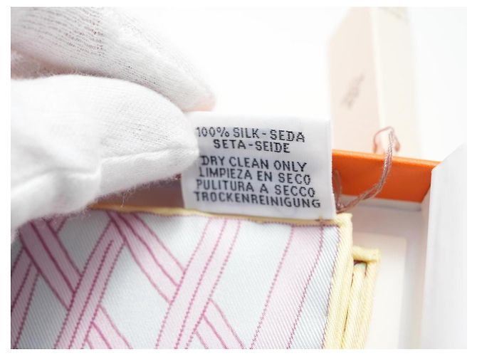 Hermès Sciarpa Hermes Le Carnaval des Animaux 90 cm seta rosa blu Carré animal carnival 35" AUC53636_0702 Multicolore Beige Verde Arancione Giallo Blu chiaro - vista 15