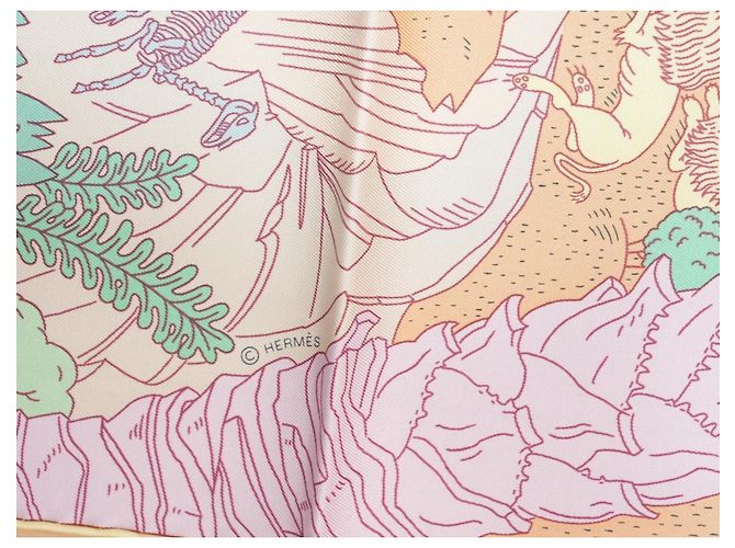 Hermès Sciarpa Hermes Le Carnaval des Animaux 90 cm seta rosa blu Carré animal carnival 35" AUC53636_0702 Multicolore Beige Verde Arancione Giallo Blu chiaro - vista 7