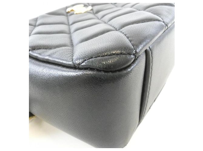 Borsa a tracolla Chanel in agnello nero - vista 3