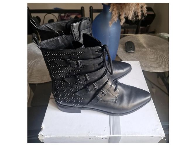 Autre Marque Botas What For de cuero negro con tachuelas - vista 3