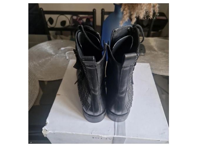 Autre Marque Botas What For de cuero negro con tachuelas - vista 5