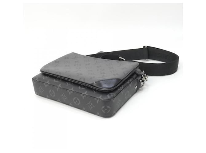 Borsa Messenger Trio Monogram Eclipse Reverse Louis Vuitton Nero - vista 3