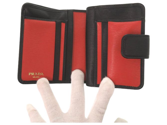 Prada Logo Vitello Move Leather Black Bi-fold Wallet - view 5