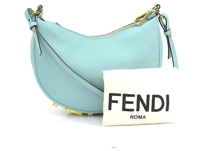 Fendi Schultertasche aus hellblauem Leder - Ansicht 18