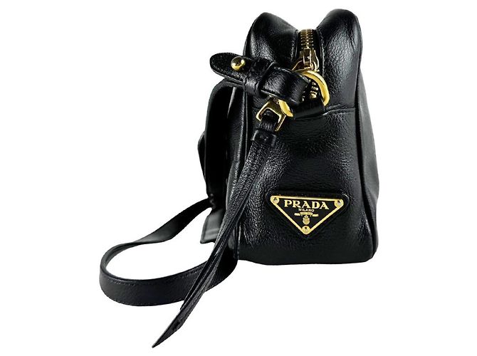 Prada Schultertasche aus schwarzem Leder - Ansicht 2