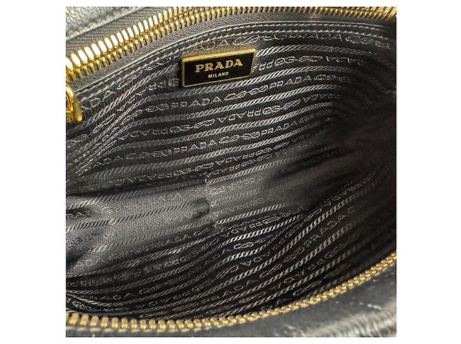 Prada Schultertasche aus schwarzem Leder - Ansicht 5
