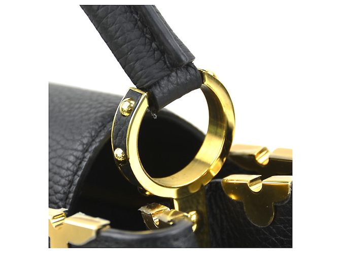 Borsa a tracolla in pelle Louis Vuitton Capucines MM Nero - vista 13