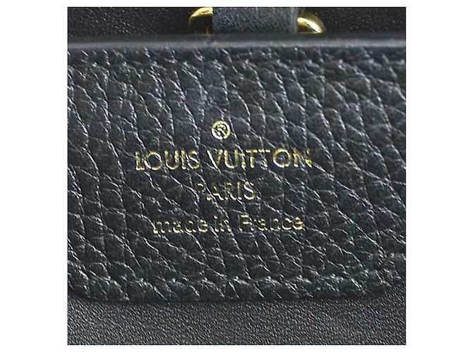 Borsa a tracolla in pelle Louis Vuitton Capucines MM Nero - vista 15