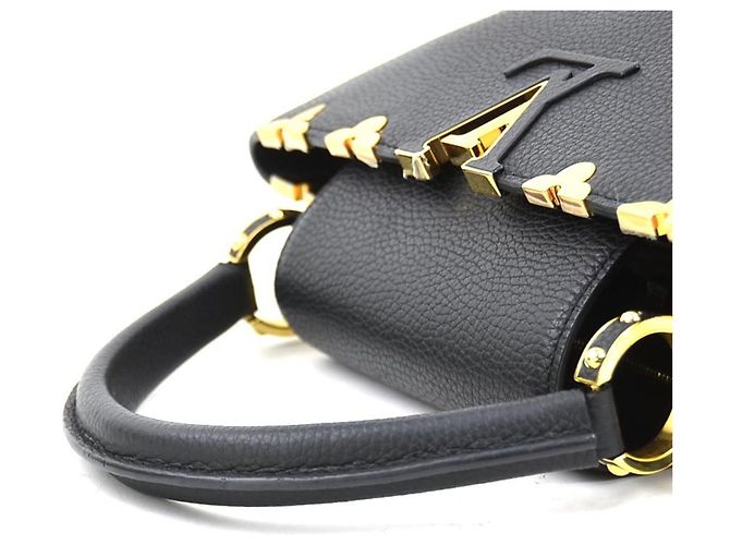 Borsa a tracolla in pelle Louis Vuitton Capucines MM Nero - vista 8