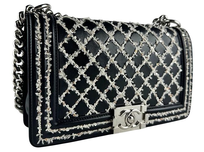 Borsa a tracolla Chanel Boy Nero Bianco - vista 10