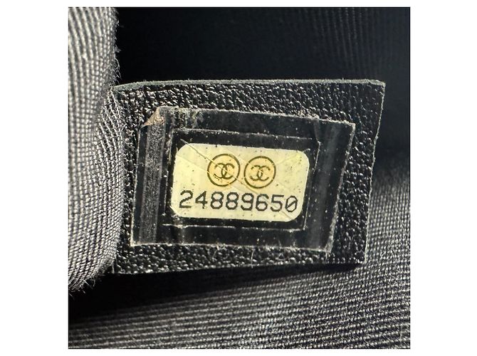 Borsa a tracolla Chanel Boy Nero Bianco - vista 12