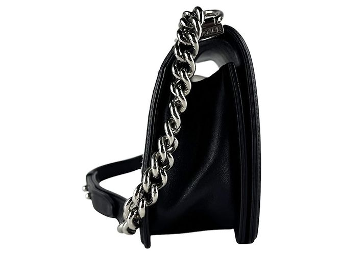 Borsa a tracolla Chanel Boy Nero Bianco - vista 2