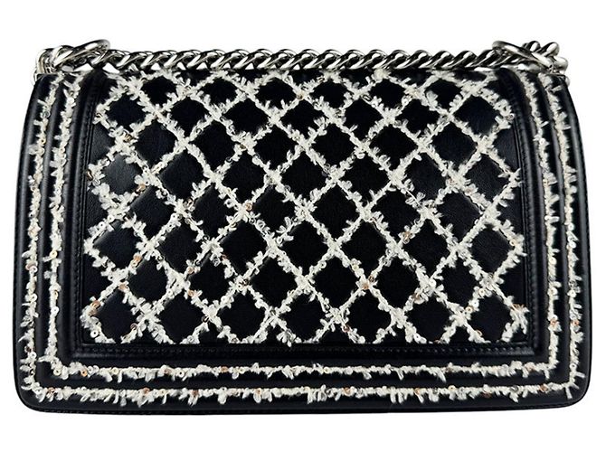 Borsa a tracolla Chanel Boy Nero Bianco - vista 3