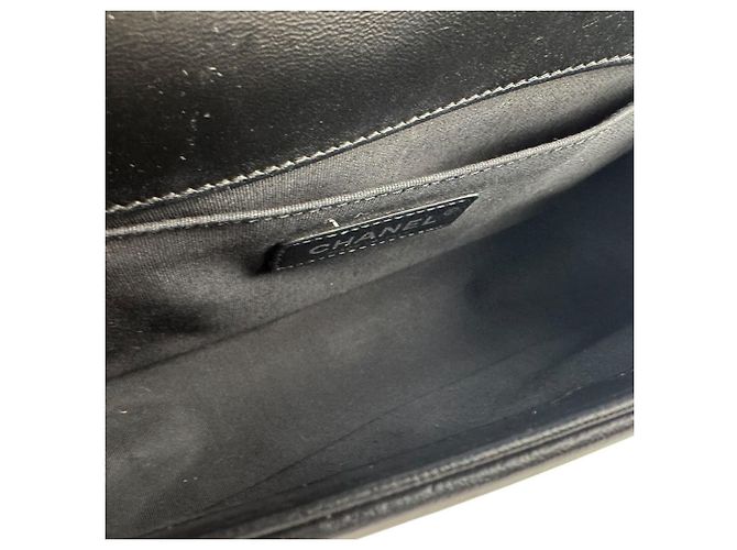 Borsa a tracolla Chanel Boy Nero Bianco - vista 5