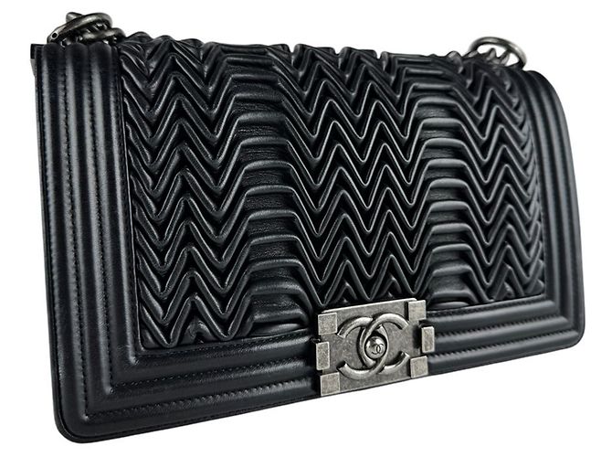 Borsa a tracolla Chanel Boy in pelle nera Nero - vista 11
