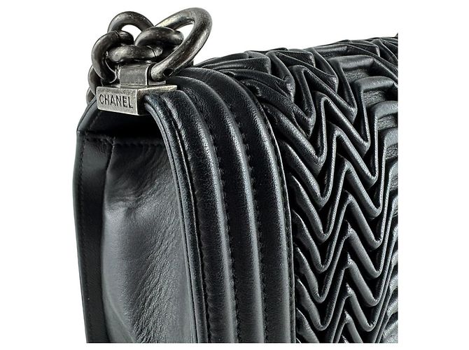 Borsa a tracolla Chanel Boy in pelle nera Nero - vista 7