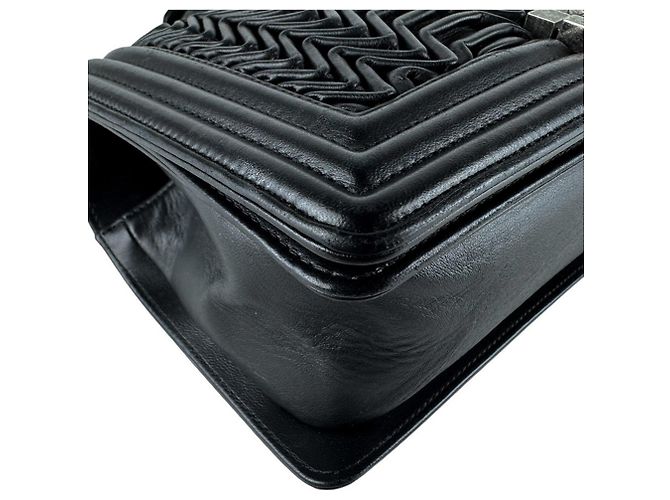 Borsa a tracolla Chanel Boy in pelle nera Nero - vista 9