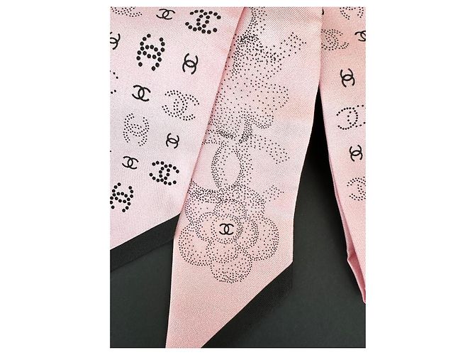 Chanel Seidentuch in Rosa mit CC-Logo Pink - Ansicht 7