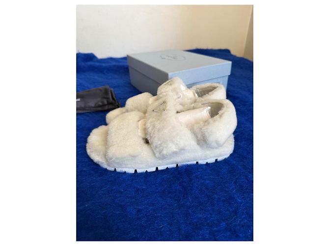 Prada Sandali in Shearling Bianco - vista 4