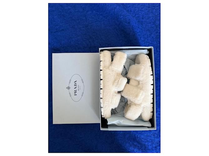 Prada Sandali in Shearling Bianco - vista 8