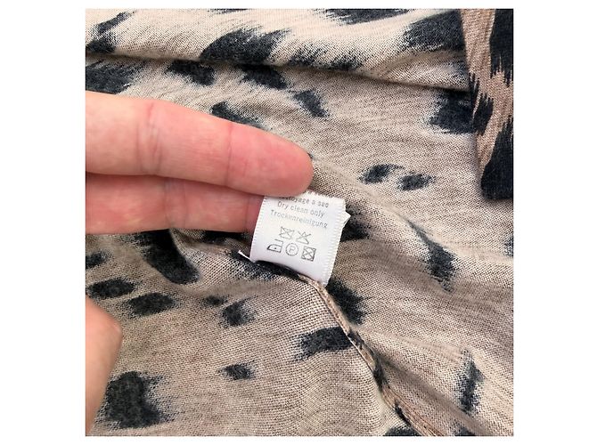 Autre Marque Langer Cardigan aus 100% Kaschmir von Leonard Paris – Animal Print Schwarz Beige - Ansicht 8