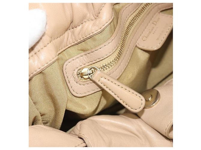 Borsa con coulisse e catena Christian Dior in pelle beige e oro Auth BA13968A D'oro - vista 20