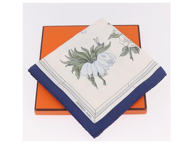 Hermès HERMES Carré 90 Sciarpa "Quai aux Fleurs" Seta Blu Bianco Auth 186912M - vista 12