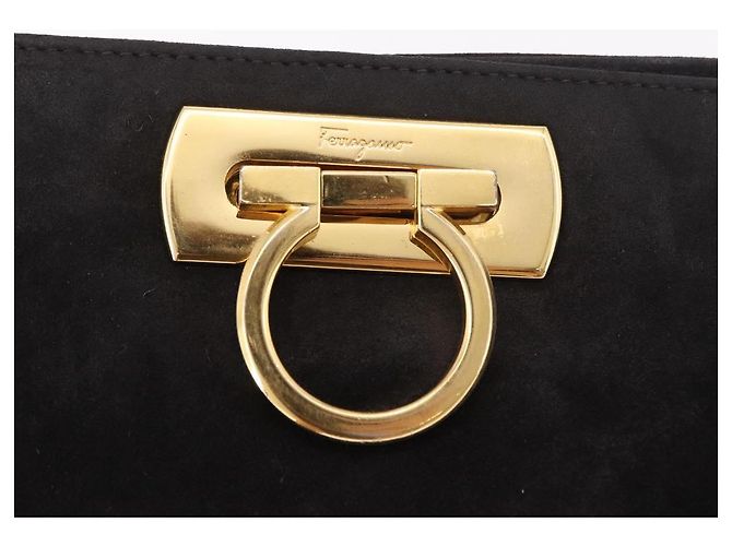 Borsa a tracolla Salvatore Ferragamo Gancini in scamosciato nero e oro Auth 191696 D'oro - vista 17