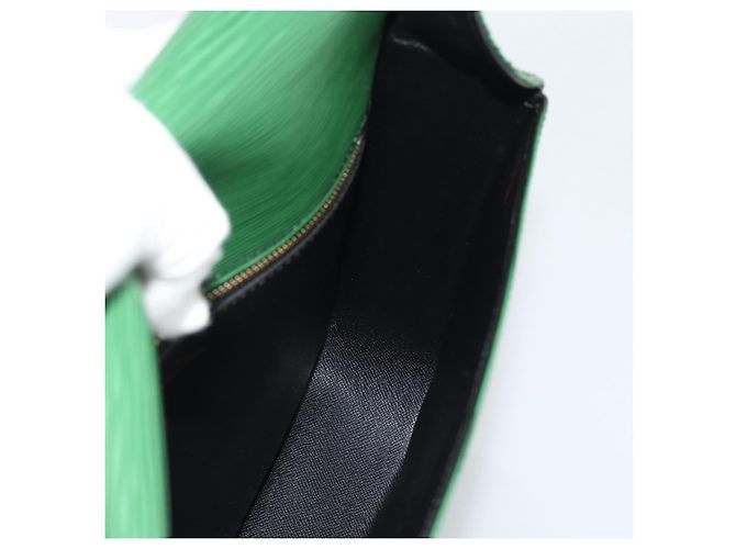 Borsa a Spalla LOUIS VUITTON Epi Saint Cloud GM Verde M52194 LV Auth 191689 - vista 23