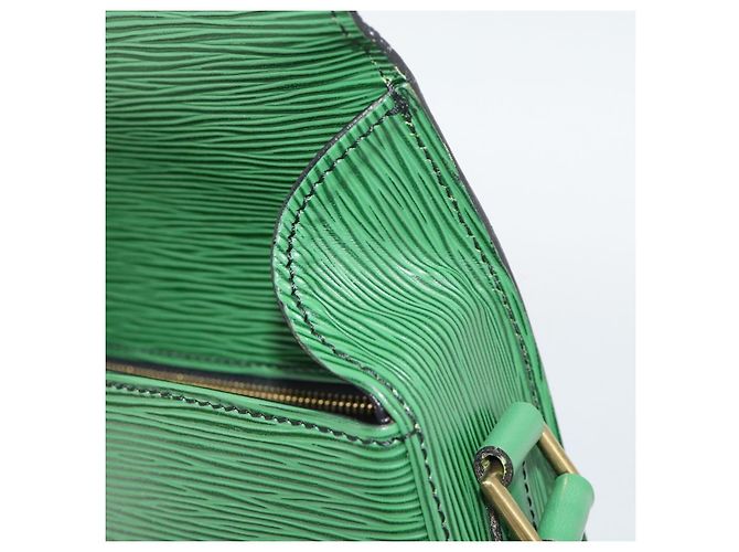 Borsa a Spalla LOUIS VUITTON Epi Saint Cloud GM Verde M52194 LV Auth 191689 - vista 8