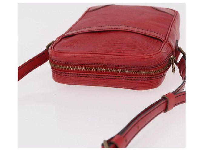 Borsa a Spalla LOUIS VUITTON Epi Danube Rosso M45637 LV Auth 191681 - vista 8