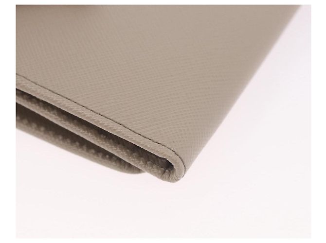 Saffiano Portafoglio compatto PRADA in pelle Safiano grigio e oro Auth 191383V Marrone D'oro - vista 15