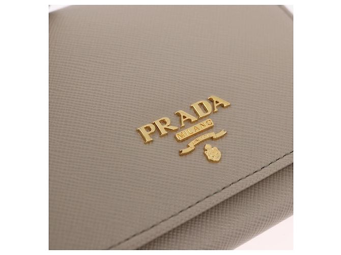 Saffiano Portafoglio compatto PRADA in pelle Safiano grigio e oro Auth 191383V Marrone D'oro - vista 17