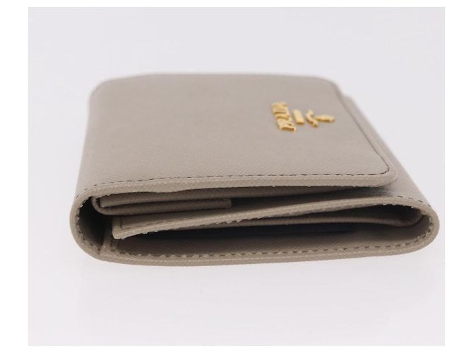 Saffiano Portafoglio compatto PRADA in pelle Safiano grigio e oro Auth 191383V Marrone D'oro - vista 4