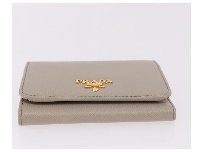 Saffiano Portafoglio compatto PRADA in pelle Safiano grigio e oro Auth 191383V Marrone D'oro - vista 6