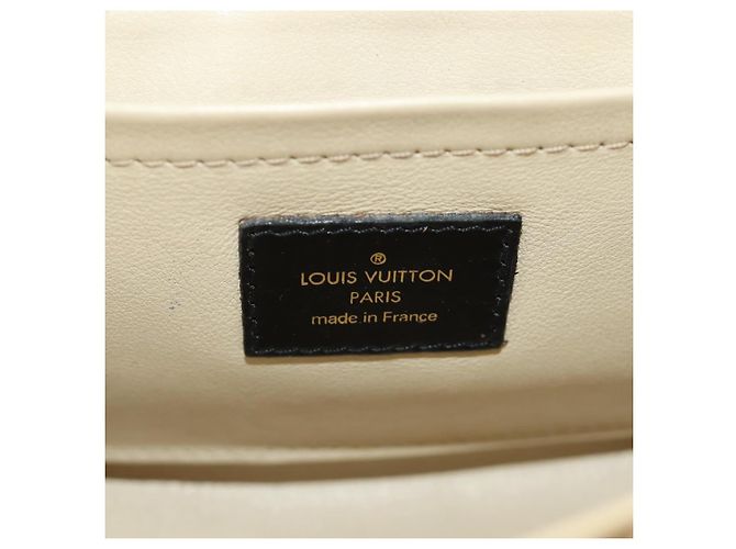 LOUIS VUITTON Pochette Lover Monogram Charm Borsa Avorio M95194 LV Auth 190047SAV Crudo - vista 23