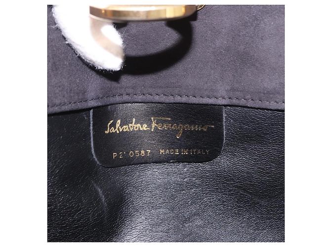 Salvatore Ferragamo Gancini Chain Suede Nero - vista 6