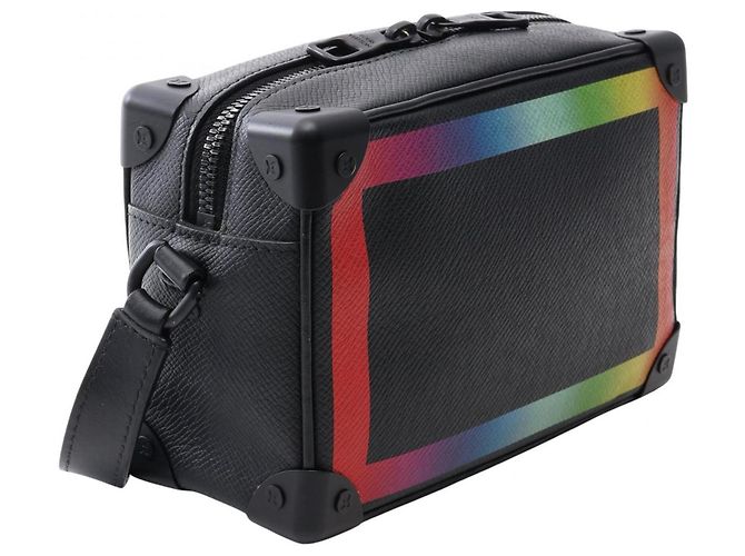 Borsa a tracolla Louis Vuitton Mini Soft Trunk Taiga Rainbow Nero Multicolore - vista 2
