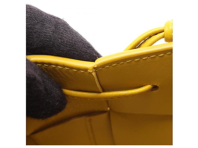 Borsa a tracolla mini Cassette Bottega Veneta Giallo - vista 7