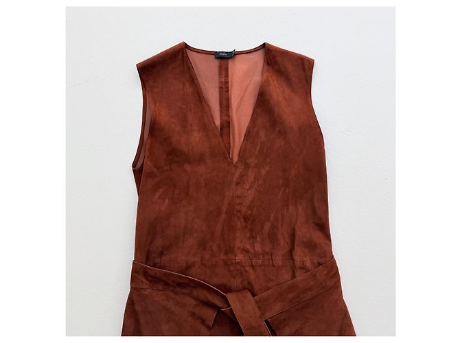 Joseph Pre-Fall 2015 Wickelkleid aus Lammwildsuede mit Gürtel – Runway Look 21 Braun - Ansicht 5