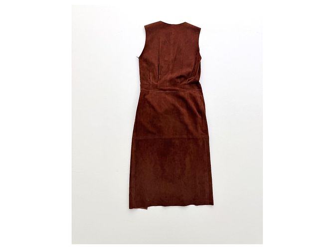 Joseph Pre-Fall 2015 Wickelkleid aus Lammwildsuede mit Gürtel – Runway Look 21 Braun - Ansicht 9