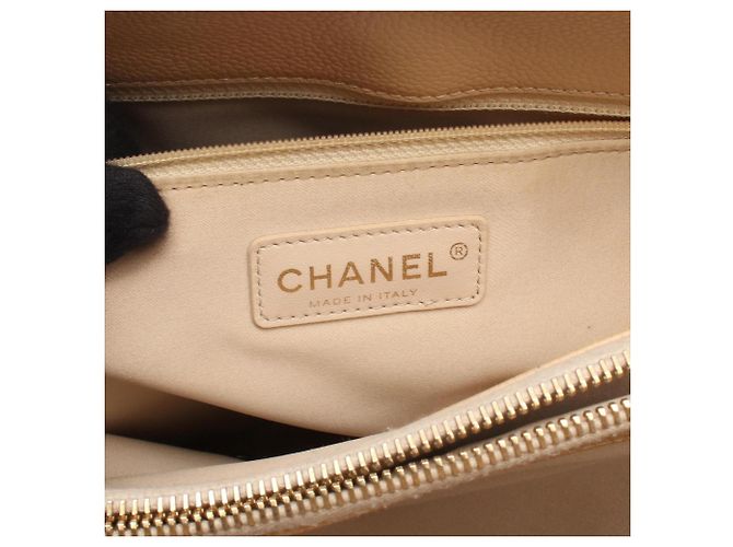 Borsa Tote Chanel Matelassé Grand Shopping Beige - vista 4