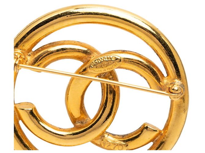 Spilla tonda Chanel Coco Mark 93P D'oro - vista 3