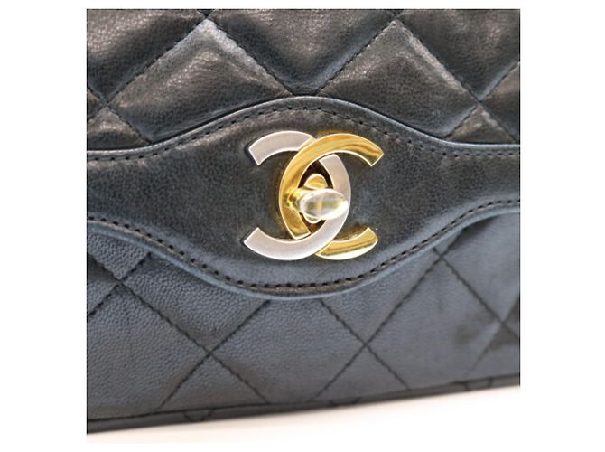 Borsa a Spalla Chanel Black Lambskin Paris Limited Edition Single Flap Matelassé 19 Nero - vista 6