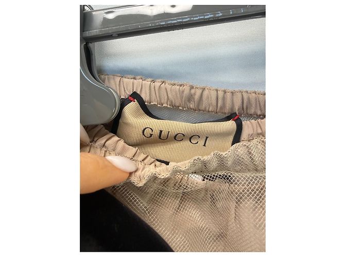 Gucci Set top a spalle scoperte e shorts in tulle beige - vista 3