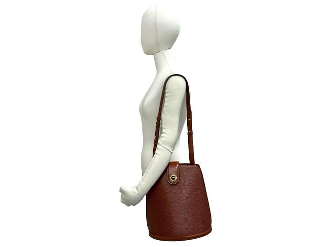 Bolsa Louis Vuitton Vintage Cluny em couro Epi Marrom - vista 2