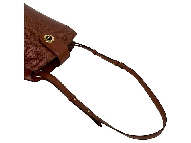 Bolsa Louis Vuitton Vintage Cluny em couro Epi Marrom - vista 4