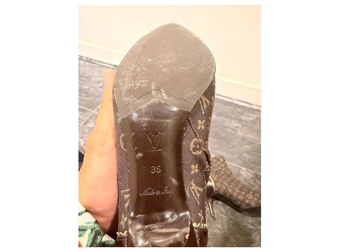 Botines Louis Vuitton Monogram Canvas Marrón Castaño - vista 2